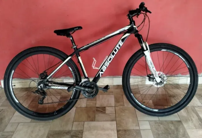 ? Bicicleta Absolute Nero Aro 29, freios shimano - Muito Conservada | Pronta para Pedalar