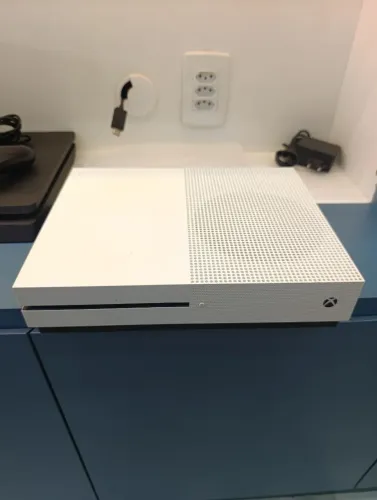Xbox one S 1Tb seminovos