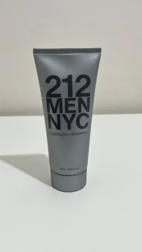 Gel pós-barba masculino 212 Men NYC da Carolina Herrera.