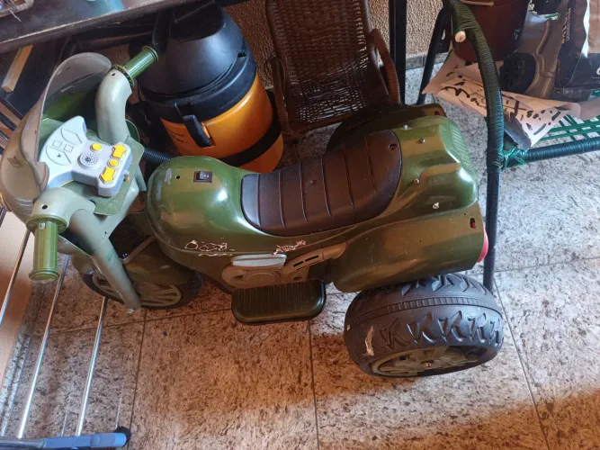 Moto elétrica infantil 