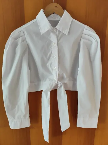 Camisa cropped com amarração