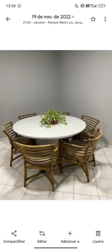 Mesa com 6 cadeiras