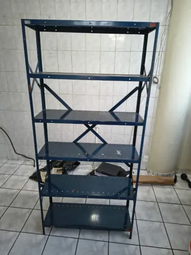 Estante de aço reforçado