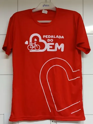 Camiseta de Corrida Dryfit Vermelha + Sacochila e Garrafa Tamanho G