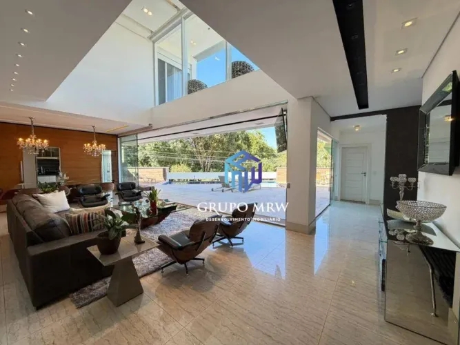 Casa à Venda no Condomínio Tivoli Park | 460 m² | 4 Suítes | 6 Vagas | R$ 4.950.000 | Soro