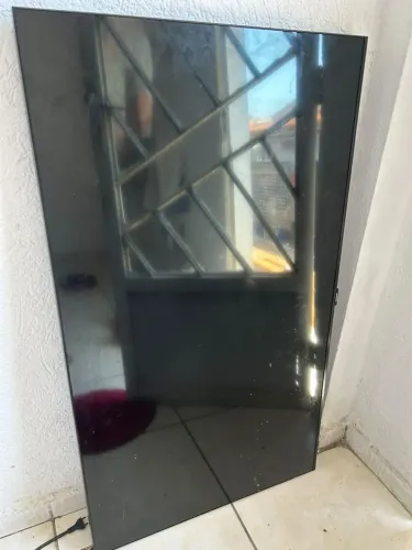 Vendo tv smart para retirada de peças