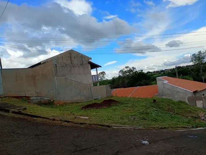 Terreno de 290 m2 esquina Jd. Neman Sahyun PARTICULAR