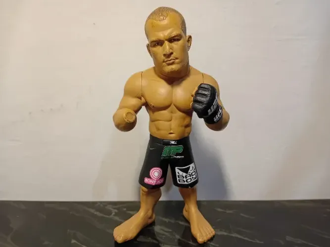 boneco UFC Ultimate Collection series Cigano
