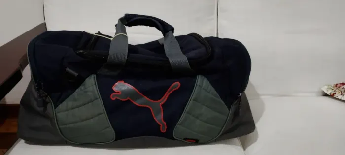 Bolsa de viagem puma, em bom estado