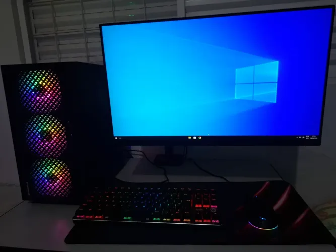PC GAMER COM MONITOR, TECLADO E MOUSE