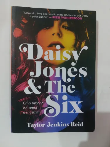 Livro daisy jones & the six