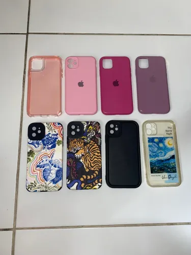 vendo 8 capinhas do iPhone 11