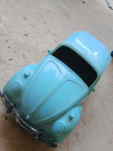 Fusca de brinquedo semi-novo 