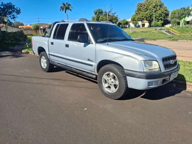 Chevrolet S10 Pick-up STD 2.8 4X4 CD TB Int.dies. 2003