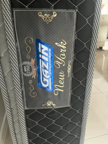 Colchão viúvo com base ! Ótimo estado