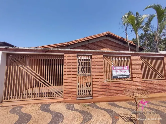 Casa com 3 dormitórios à venda, 174 m² por R$ 350.000,00 - Centro - Leme/SP