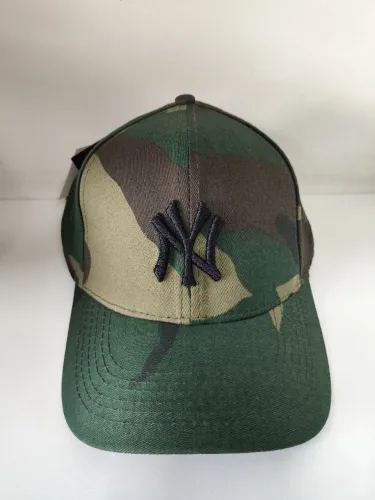 Boné New era camuflado
