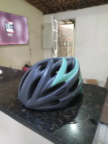 Capacete de ciclismo, material super resistente