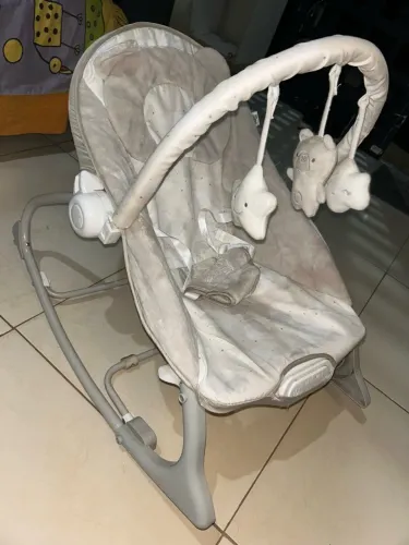 Cadeirinha de descanso para bebê