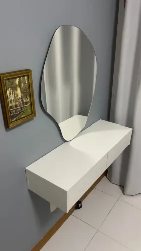 Penteadeira de parede + espelho orgânico com Led