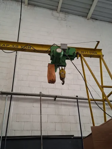 Talha Elétrica 3,0 ton. com pórtico