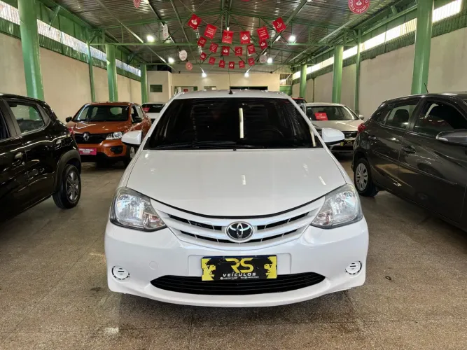 Toyota Etios XS Sedan 1.5 Flex 16V 4P Mec. 2016