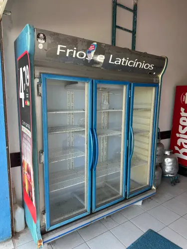 FREZZER EXPOSITOR 3 PORTAS