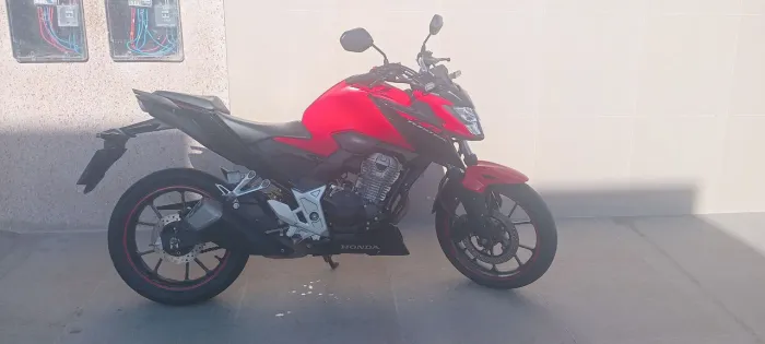 Moto muito nova