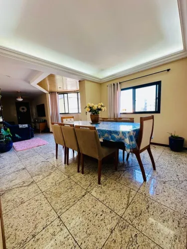 Amplo apartamento a venda em Guarapari, 4 quartos com 117m, suíte e vaga.
