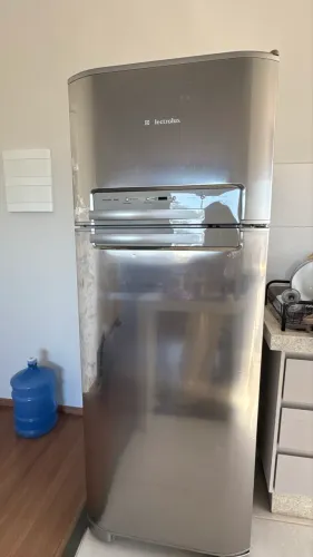Vendo Geladeira Electrolux Frost Free Inox DF48X - Excelente Estado