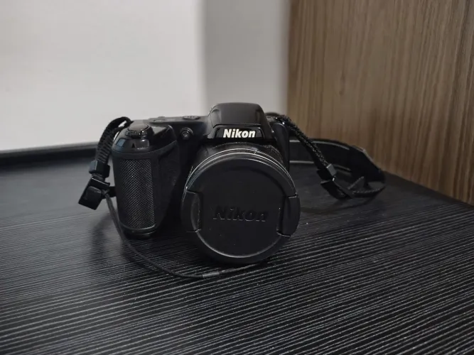 Câmera Nikon Semi profissional L330