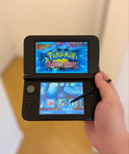 Nintendo 3ds Xl com muitos jogos como Pokémon Mario e Zelda + caneta original