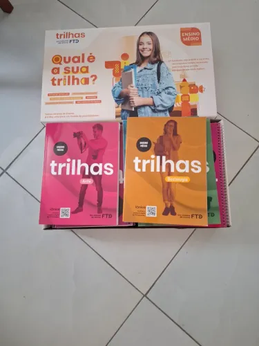 Coleção completa de livros do ensino médio novos na caixa