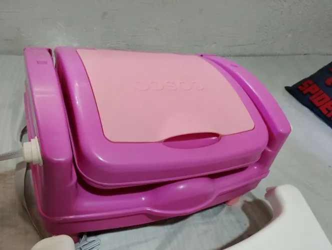 Vendo cadeira de alimentação portátil cosco