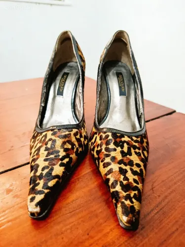 Scarpin Onça (Animal print) Ana Paula - Salto Agulha - Tam 34