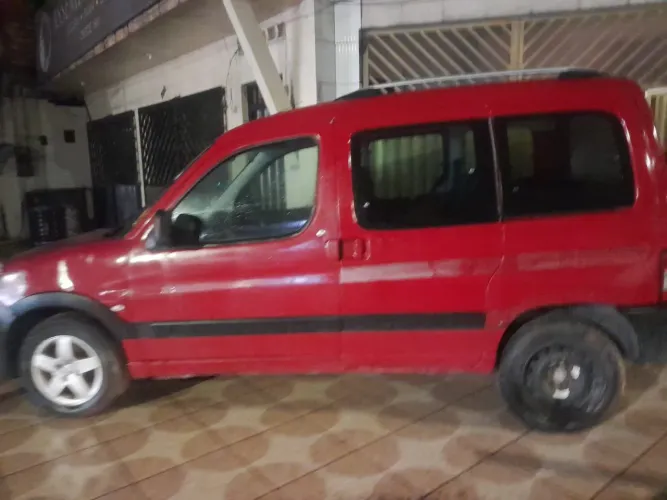 Peugeot Partner Van Escapade 1.6 Flex 16V 5P 2011