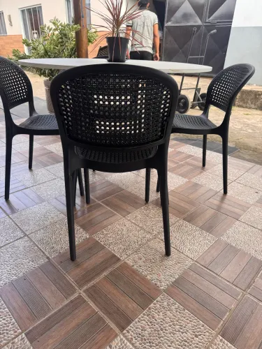 Mesa de jantar + 4 cadeiras
