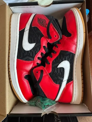 Air Jordan 1 Low SE Original Tam 40 BR / 42 EUR Novo na Caixa