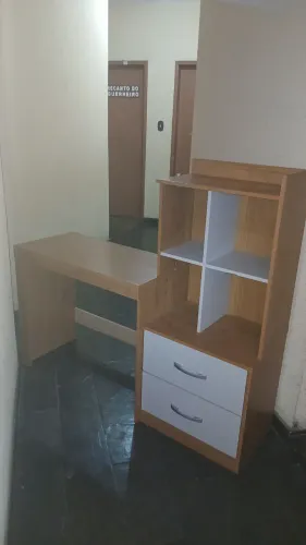 Escrivaninha com duas gavetas seminova
