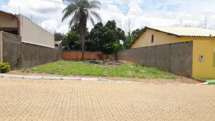 Vendo lote 400mts no jardim botânico (Ouro de Itaipú) - Trocas por Jardins Mangueiral