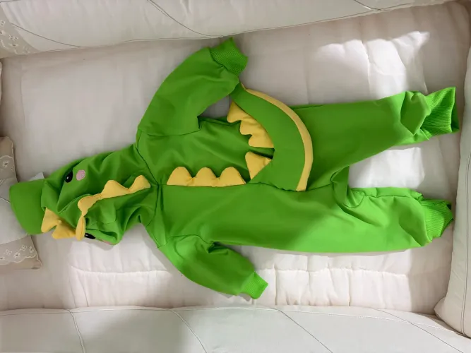 Macacão dinossauro 3 meses