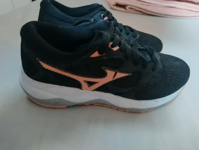 Tênis Feminino Mizuno Wave Falcon 3 - Tam. 35/36 (Seminovo)