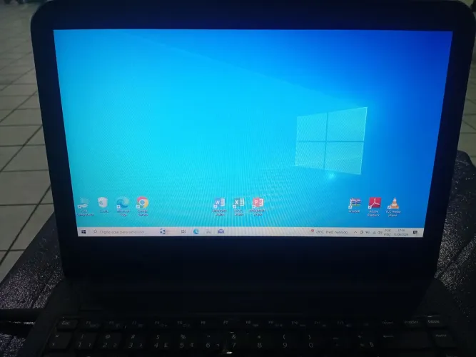 Notebook Dell, i3 processador 1.80Ghz, 8 Gigas de Memoria, 1 Terá de Armazenamento