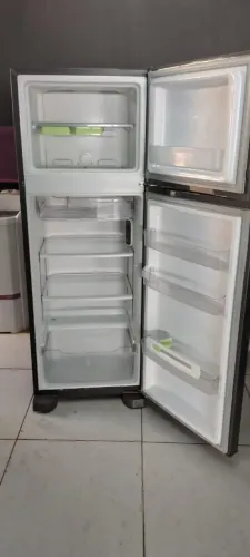Vende uma geladeira Fros free