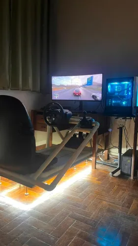 Cockpit completo com volante pedal e câmbio