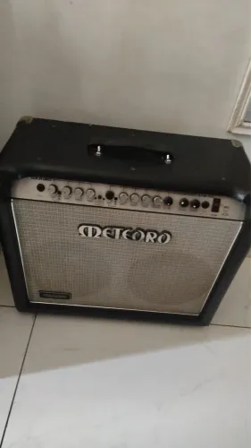 Vendo um amplificador marca meteoro.