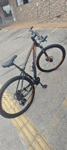 BICICLETA OGGI ARO 29 QUADRO 17 SHIMANO TOURNEY