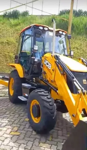 Retroescavadeira JCB 3CX ano 2024, 4x4, com 0 hora, sem uso, em SP
