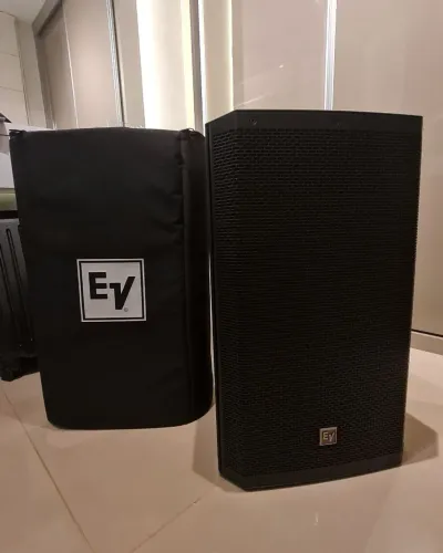 ?Par de Caixas Electro-Voice ZLX-15 (Com Bag) - Estado de Novas!
