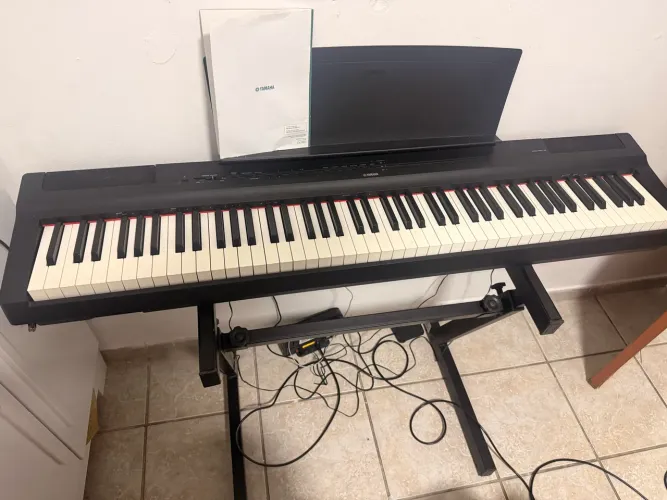 Piano NOVO sem marcas de uso 